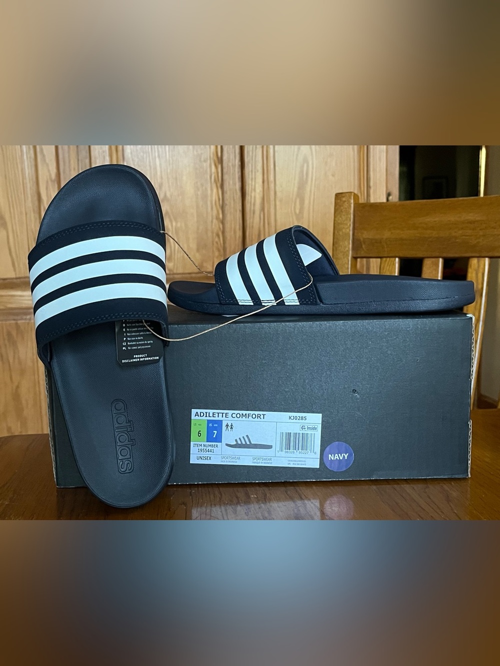 adidas Unisex Adilette Comfort Slide. Men’s size 6 - Women’s size 7. Navy